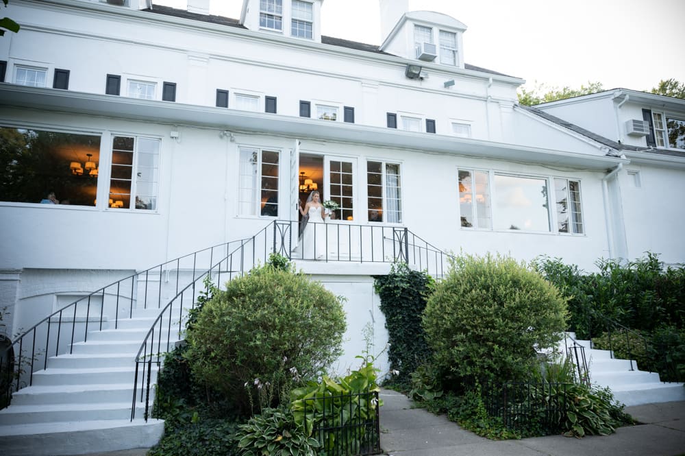 wedding ceremony at crabtree's kittle house in chappaqua ny