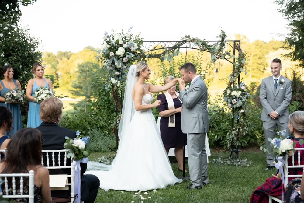 wedding ceremony at crabtree's kittle house in chappaqua ny