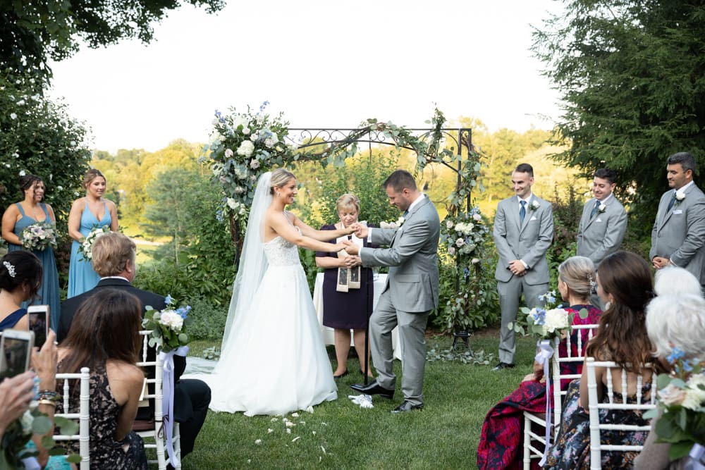 wedding ceremony at crabtree's kittle house in chappaqua ny